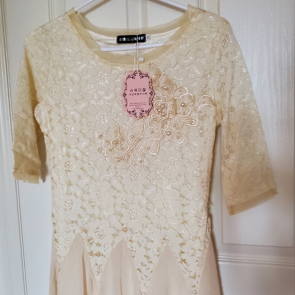 Lace top dress - Picture 3 of 6